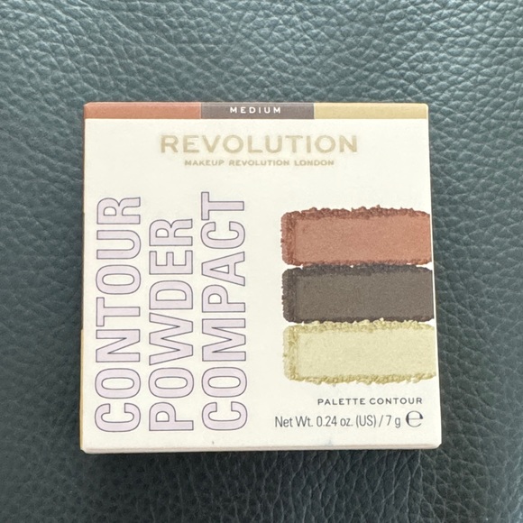Revolution Other - NIB Revolution Medium Contour Palette with Trio Shades